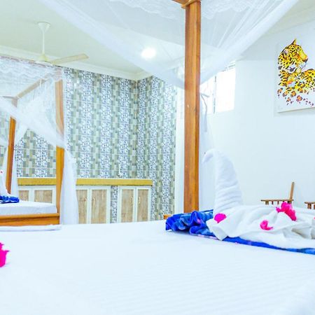 Sands Inn Hotel Pwani Mchangani Exterior foto